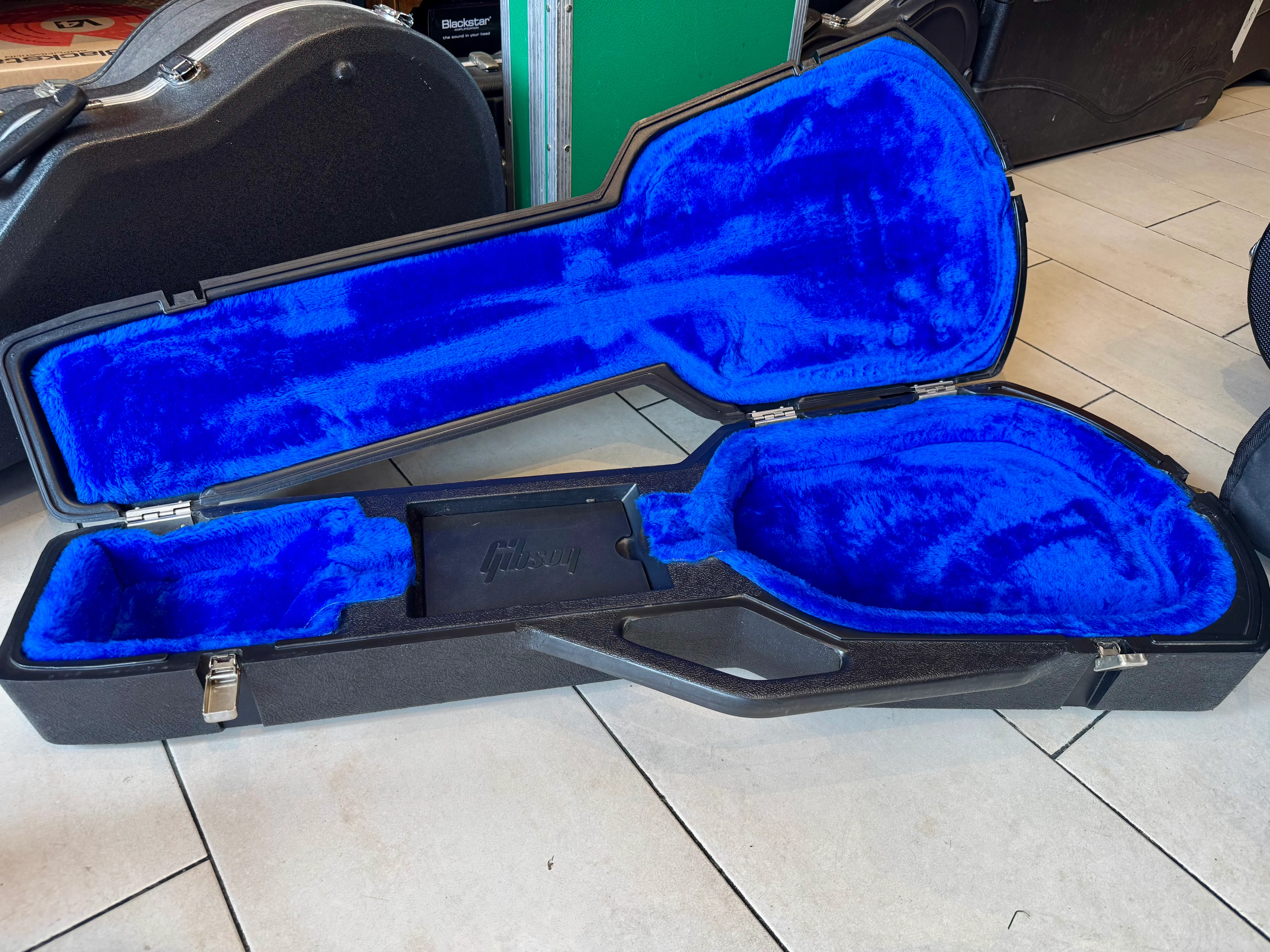 1980's Gibson Chainsaw Case Gen 3 ~ Les Paul / SG - Image 4