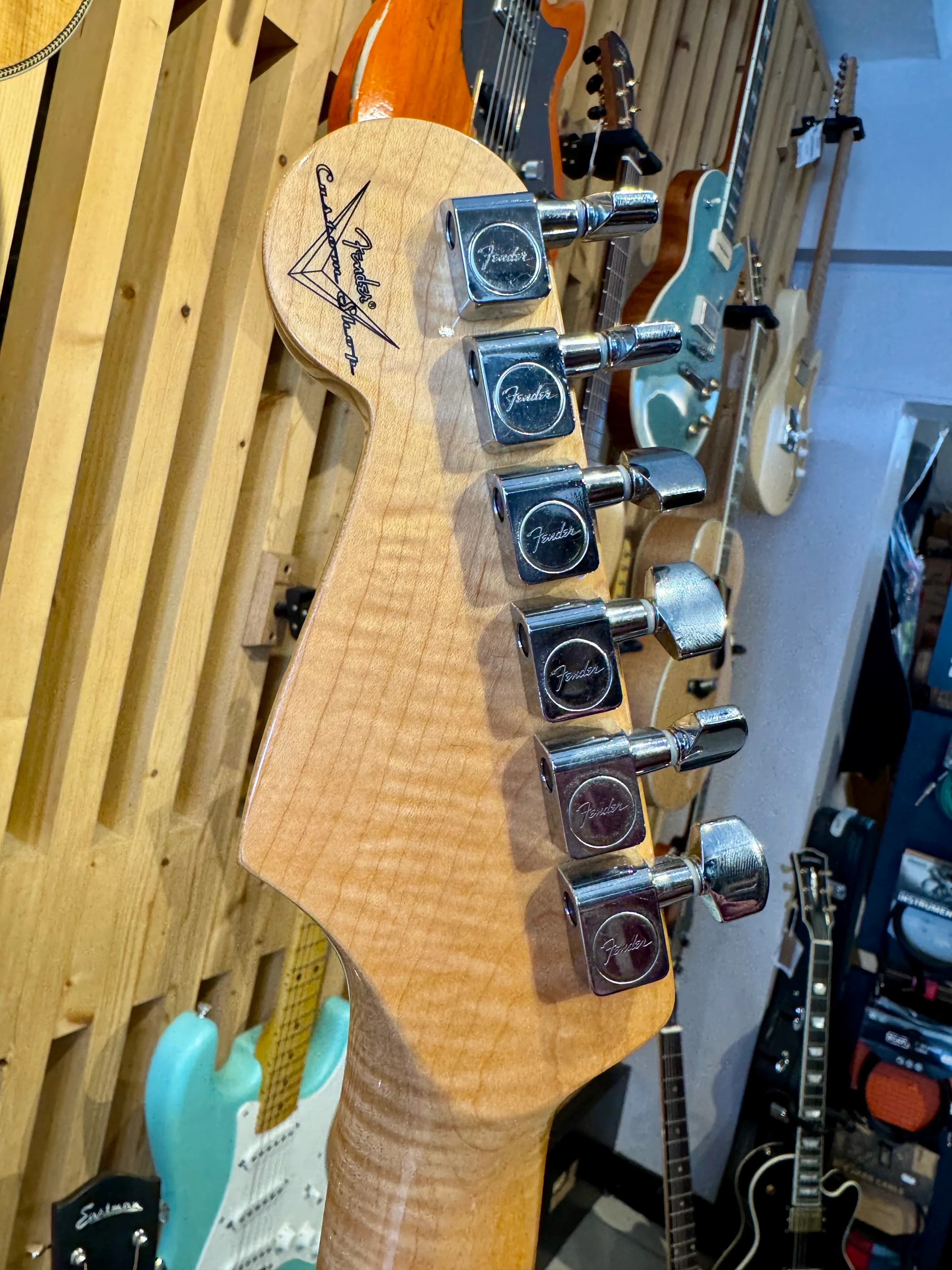 2008 Fender Custom Shop Custom Classic Stratocaster - Image 7