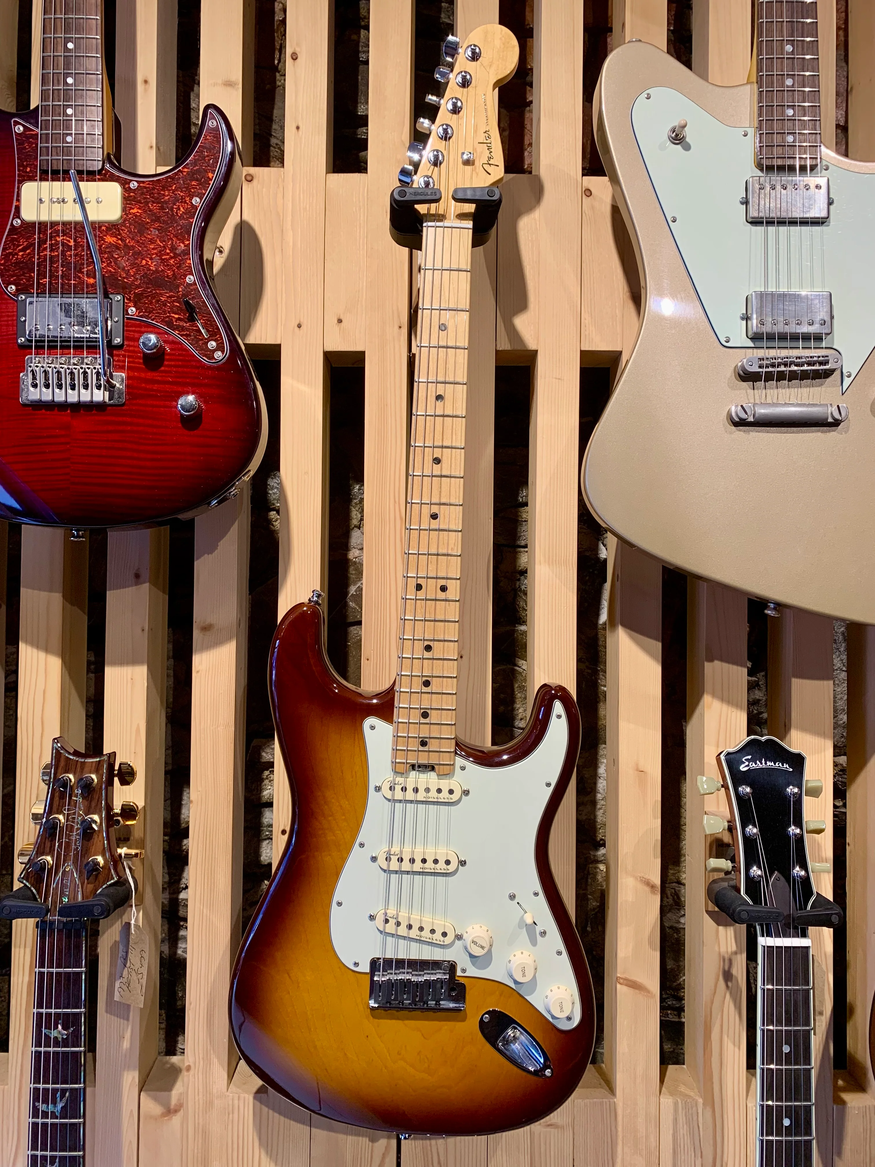 2016 Fender USA Elite Stratocaster ~ Sunburst - Image 4