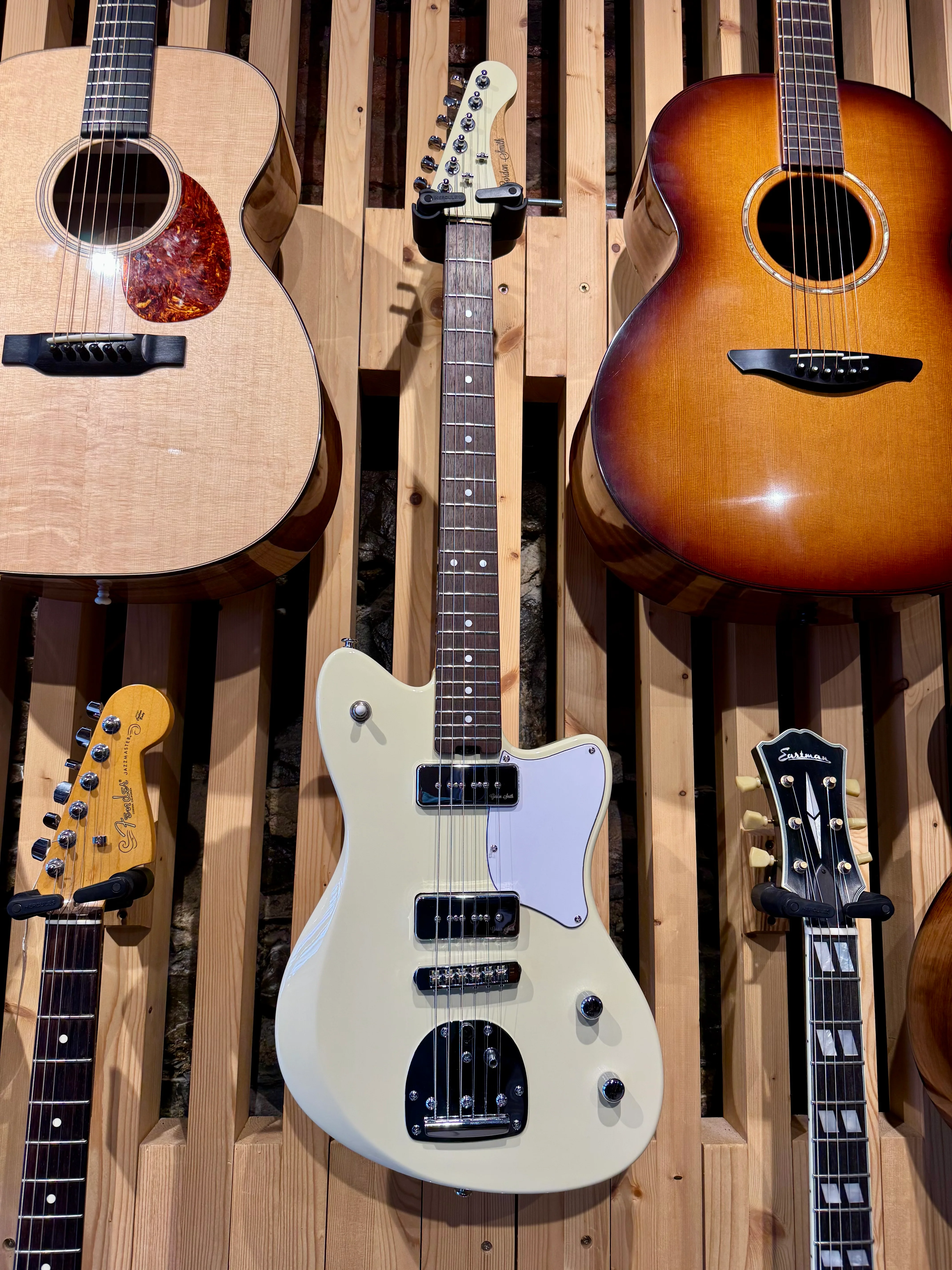 Gordon Smith Gatsby ~ Bude Cream P90 - Image 3