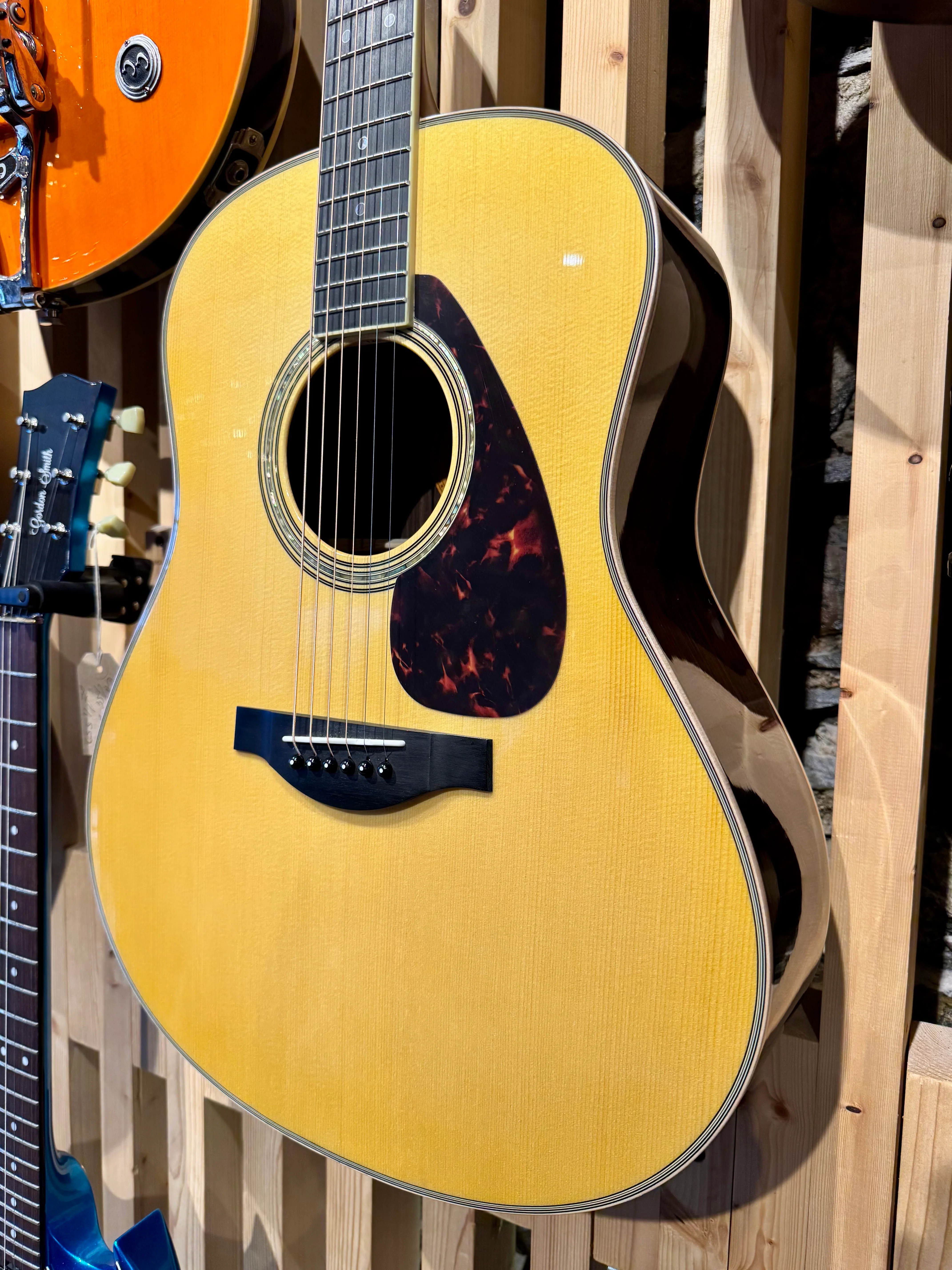 Yamaha LL16 ARE Electro - Acoustic (Preloved) - Image 4